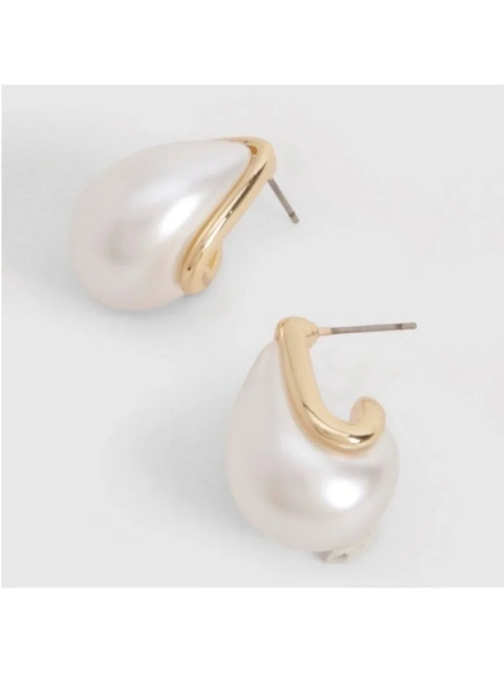 New! Gold Pearl Teardrop Earrings (1016) NWOT